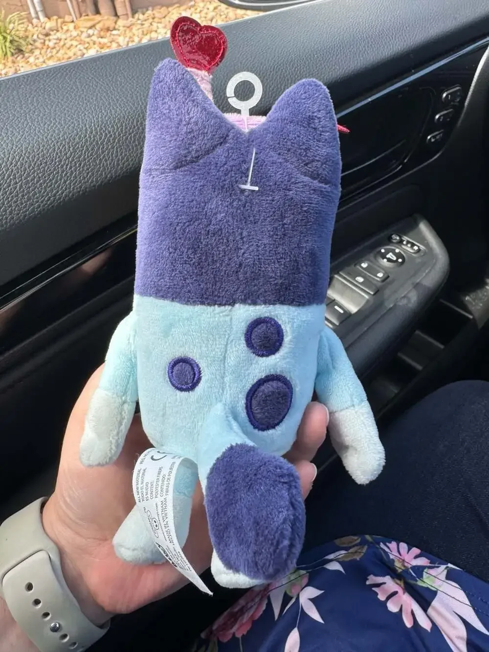 Bluey Friends Smoochy Kiss Bluey Plush Toy with Glittery Heart Headband